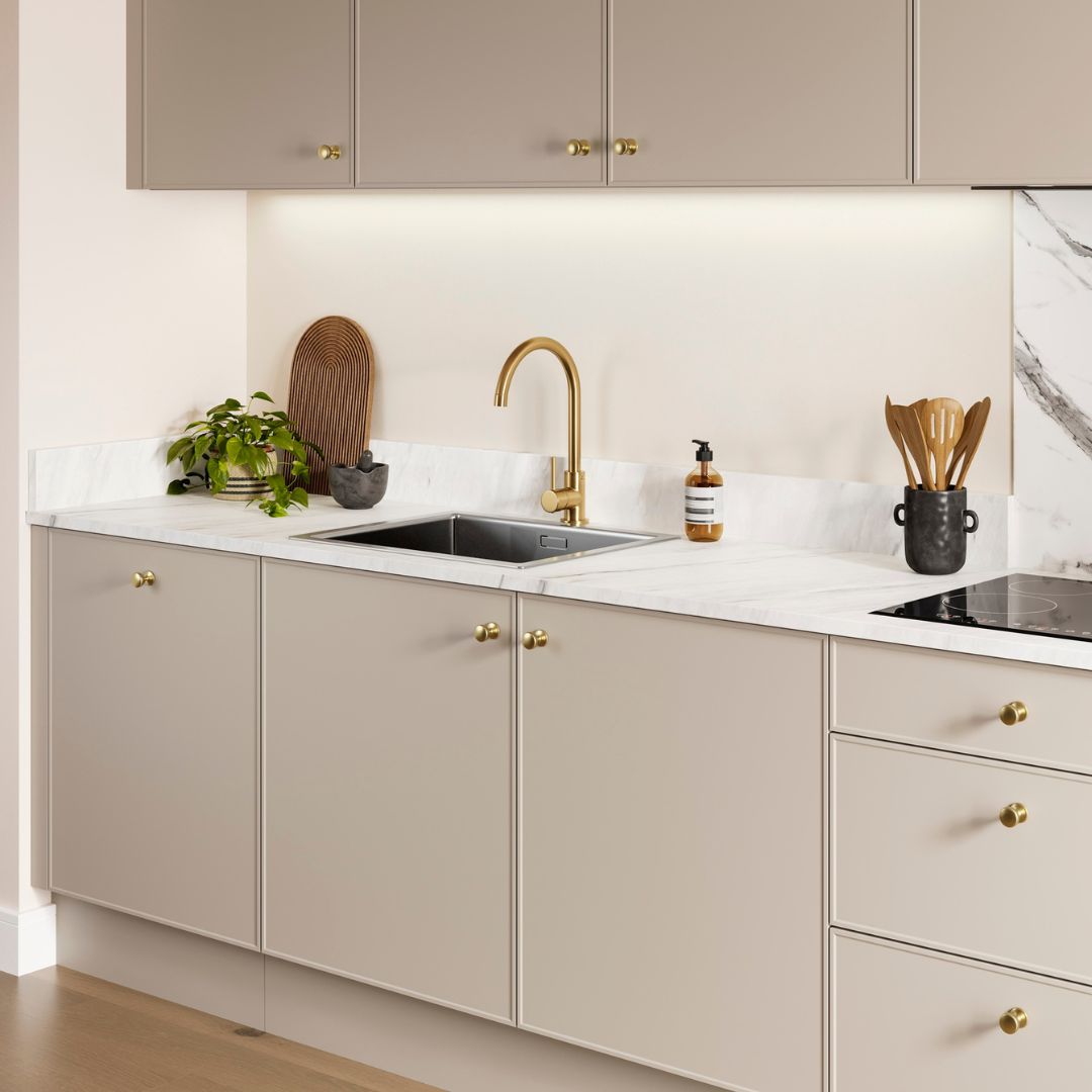 Metropolitan-thin-shaker-kitchen-range-in-cashmere