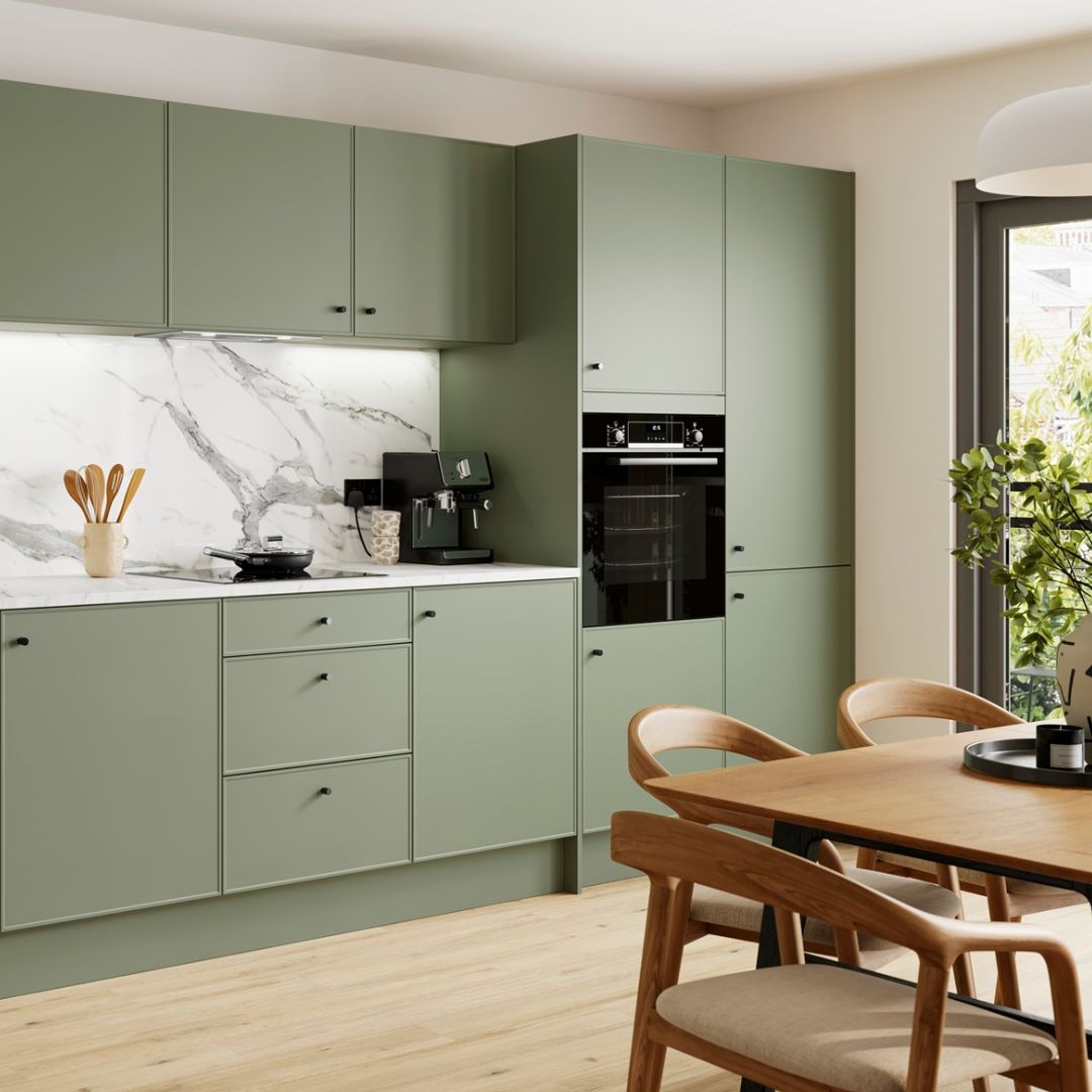 Montserrat-kitchen-range-with-narrow-shaker-door